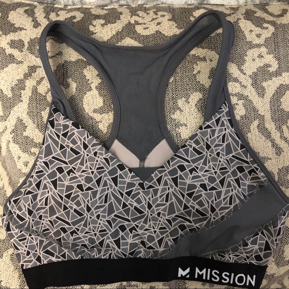 Mission light support Size: L Sports Bra